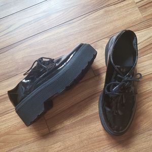 Patent leather platform oxfords